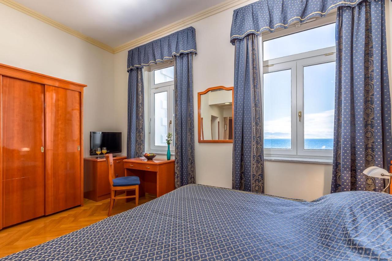 Hotel Galeb โอปาติยา ภายนอก รูปภาพ