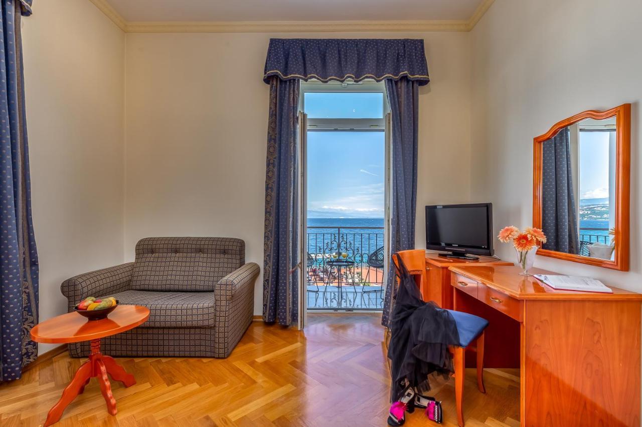 Hotel Galeb โอปาติยา ภายนอก รูปภาพ