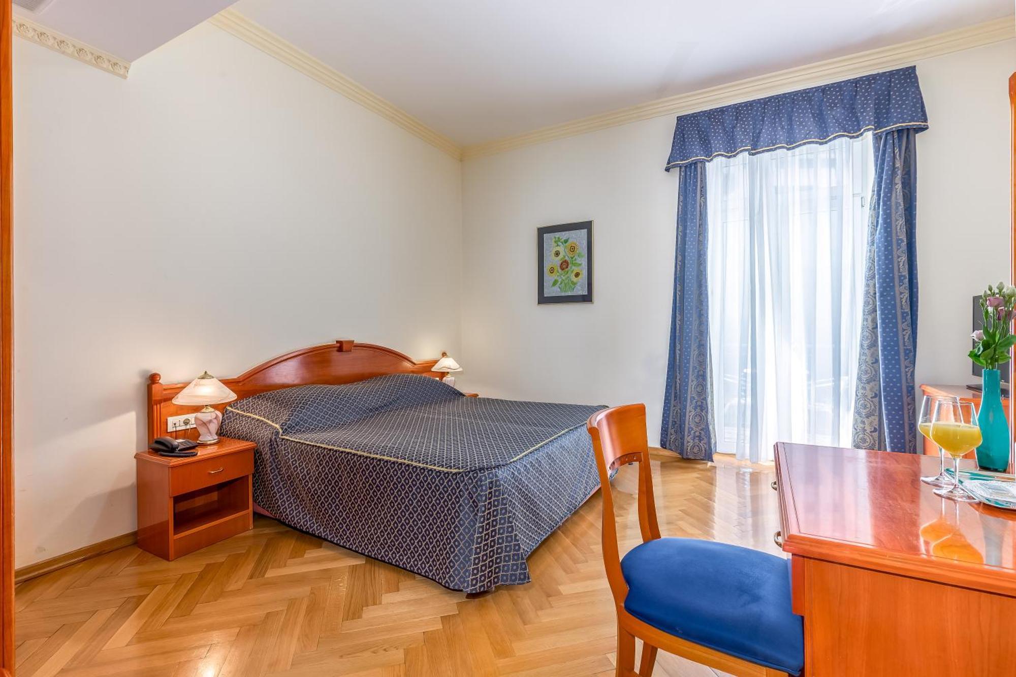 Hotel Galeb โอปาติยา ภายนอก รูปภาพ