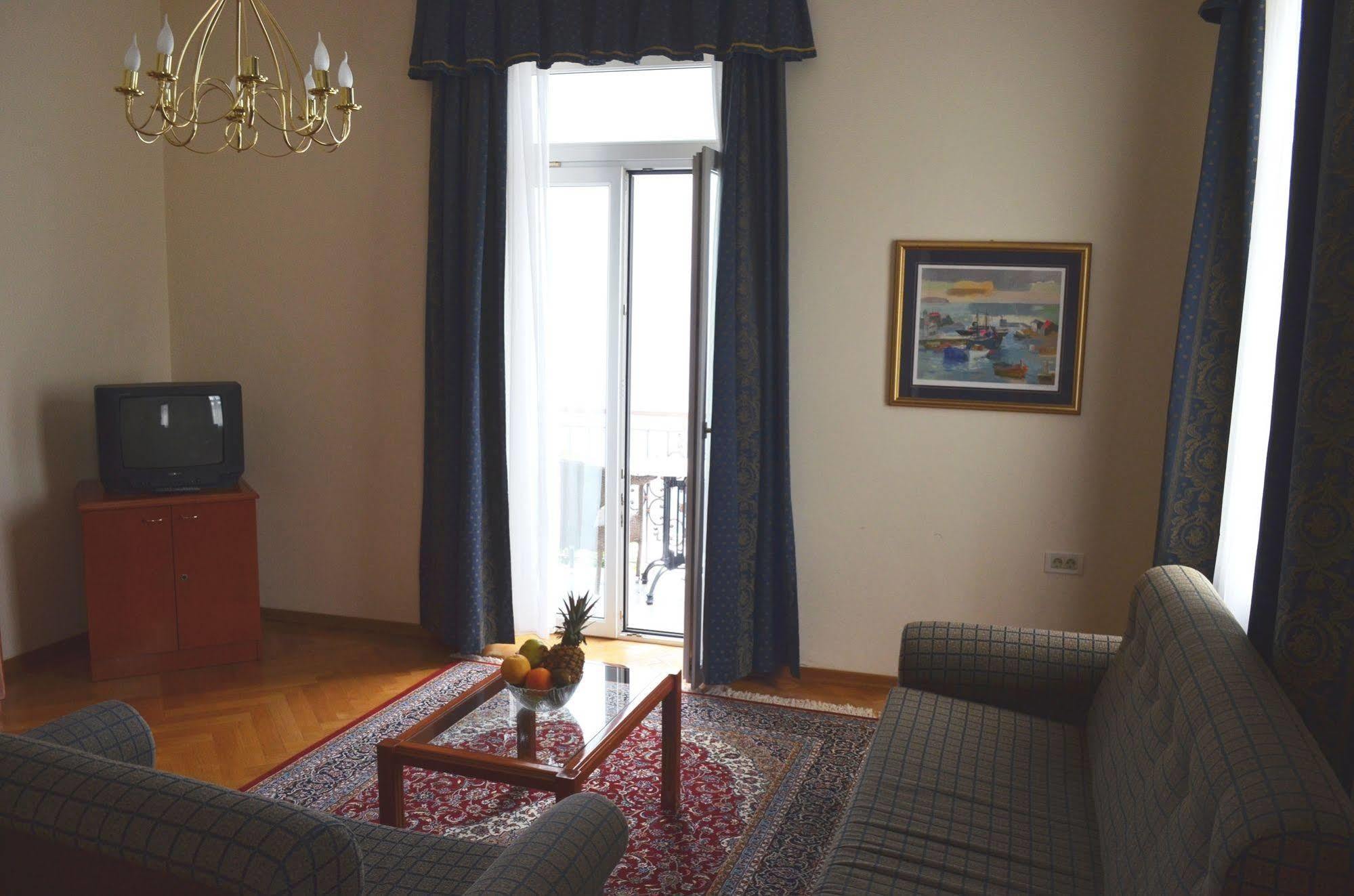 Hotel Galeb โอปาติยา ภายนอก รูปภาพ