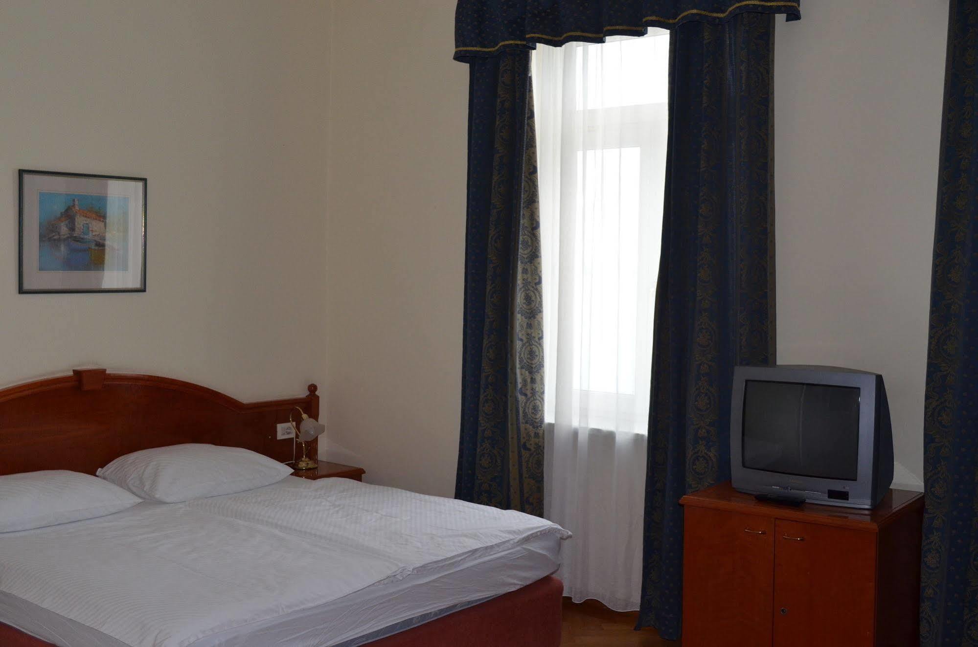 Hotel Galeb โอปาติยา ภายนอก รูปภาพ
