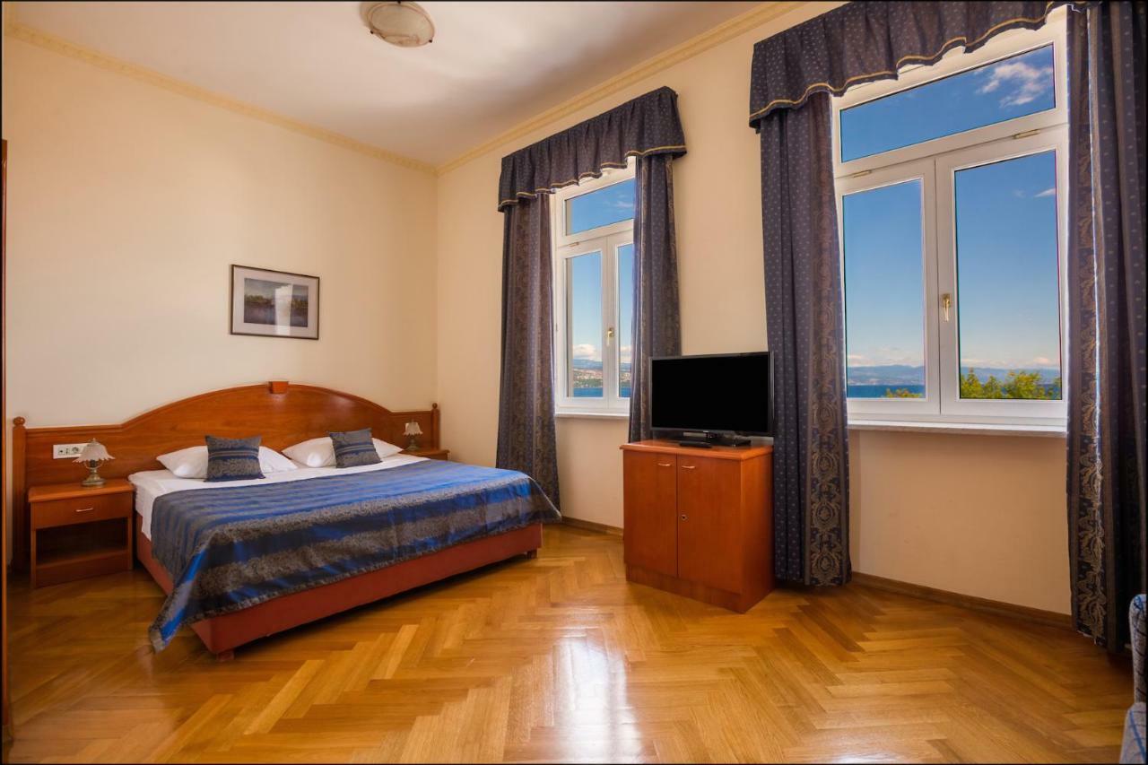 Hotel Galeb โอปาติยา ภายนอก รูปภาพ