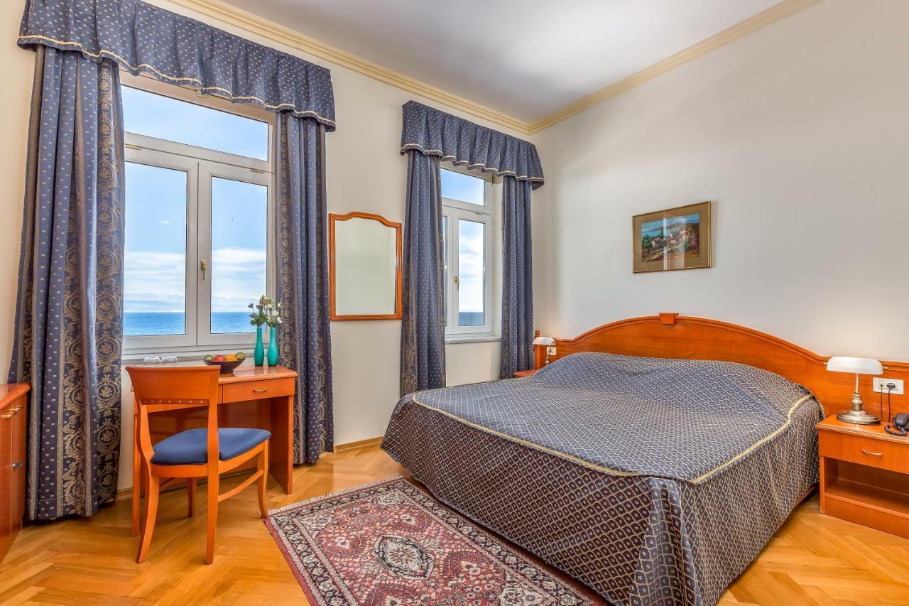Hotel Galeb โอปาติยา ภายนอก รูปภาพ