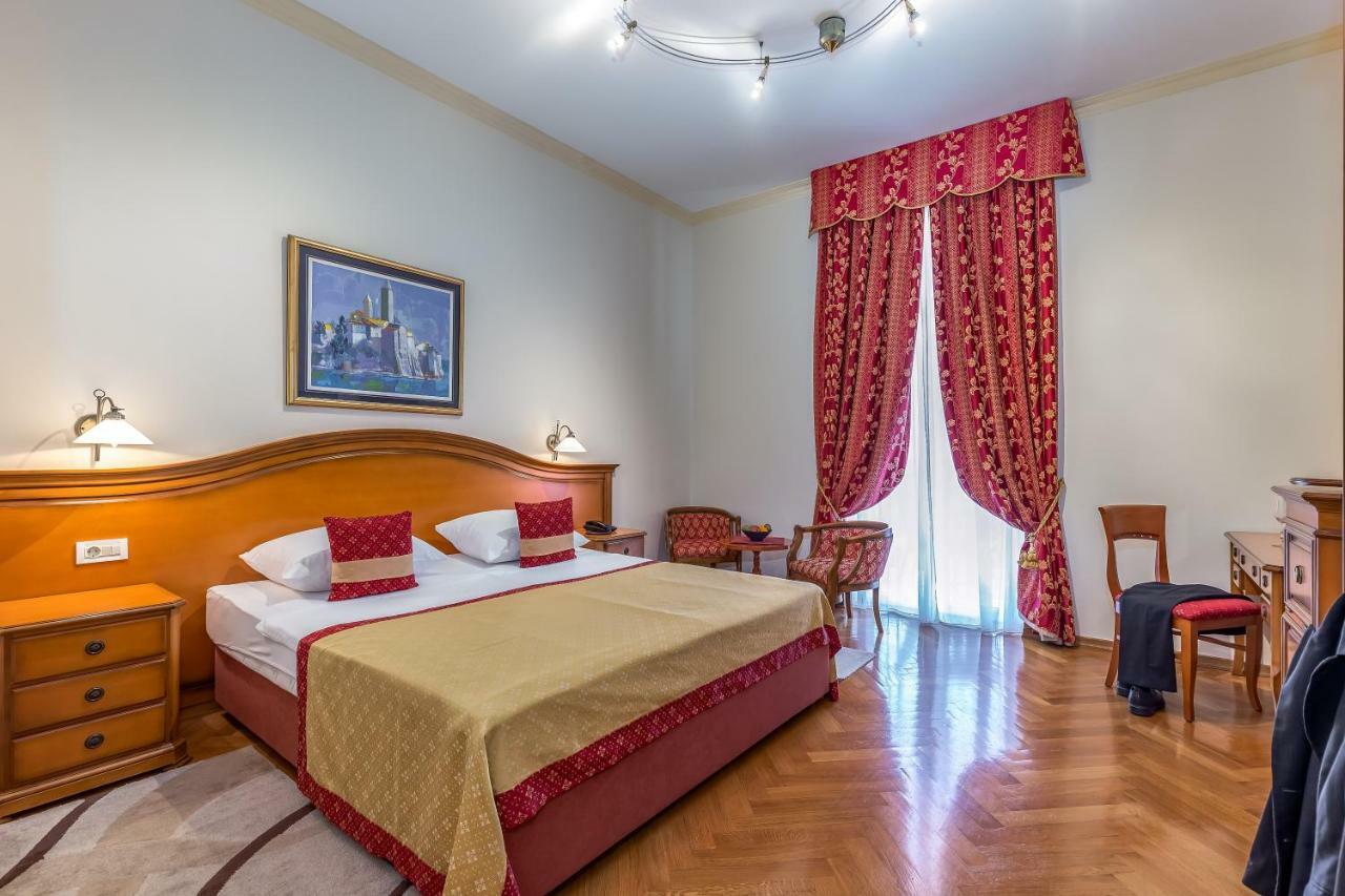 Hotel Galeb โอปาติยา ภายนอก รูปภาพ