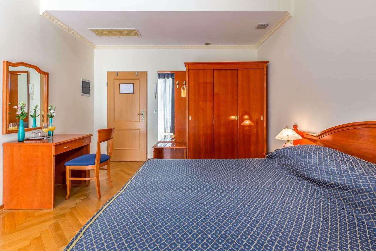 Hotel Galeb โอปาติยา ภายนอก รูปภาพ