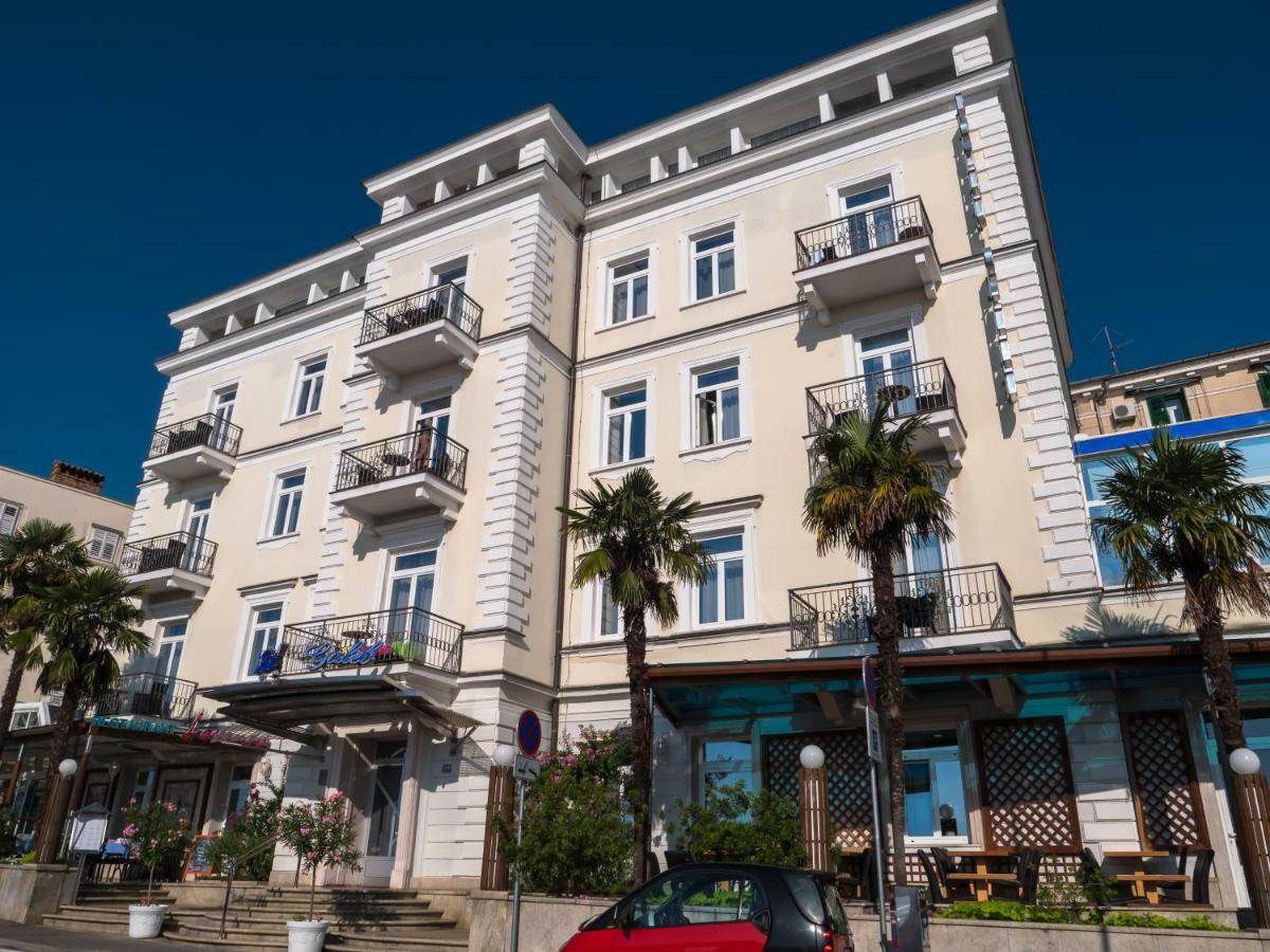 Hotel Galeb โอปาติยา ภายนอก รูปภาพ